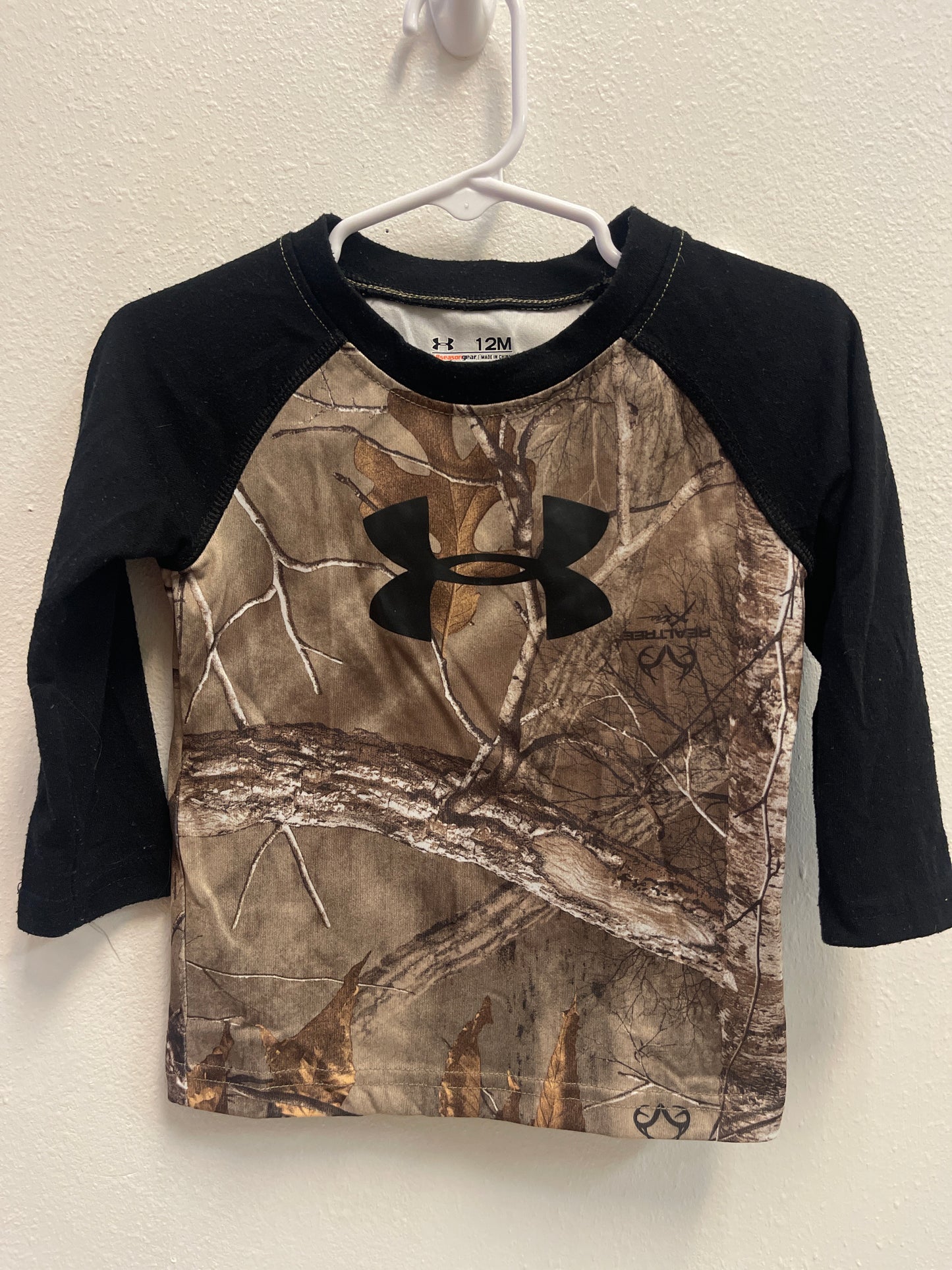 12m Under Armour Camo Henley