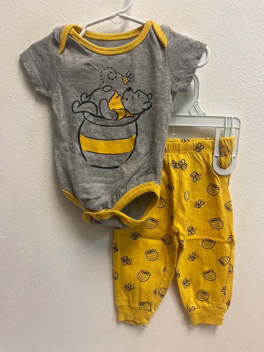 6/9m Pooh Yellow & Gray Set